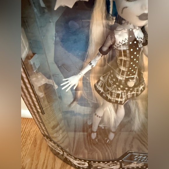 Nwt Mattel Monster High Reel Drama Frankie Stein Doll - NRFB - Picture 4 of 8